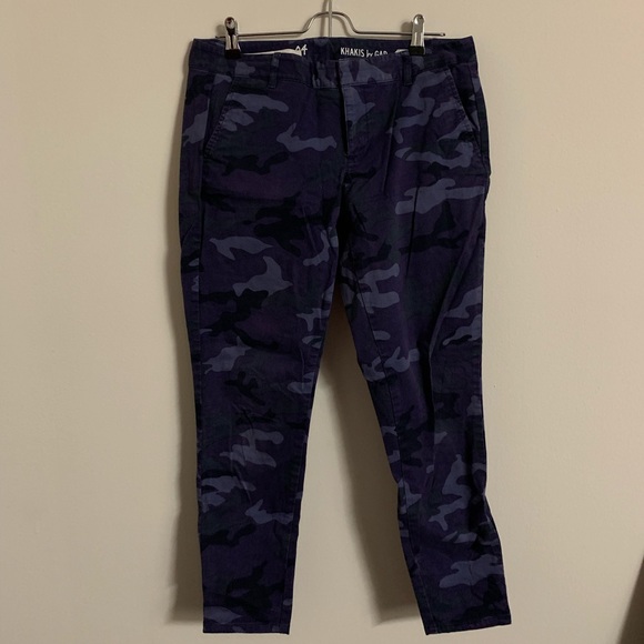 GAP Pants - Women’s camo pants